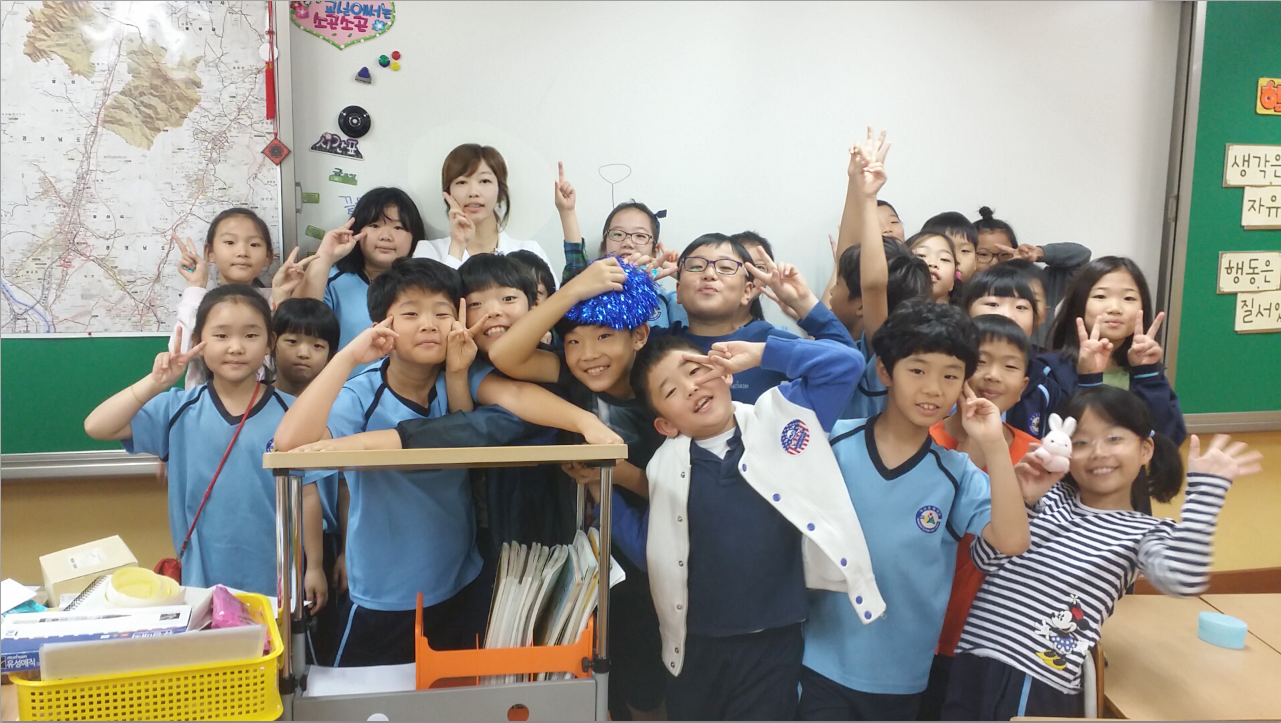 아이들과 교실에서.png 첨부 이미지